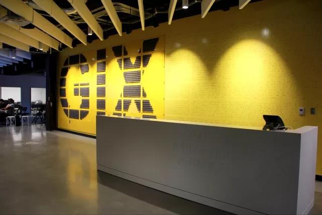 2015年9月,中國(guó)國(guó)家領(lǐng)導(dǎo)人國(guó)事訪問(wèn)西雅圖時(shí),代表中國(guó)正式啟動(dòng)了全球創(chuàng)新學(xué)院(GIX)項(xiàng)目,并贈(zèng)予GIX一棵水杉樹(shù)以致祝賀