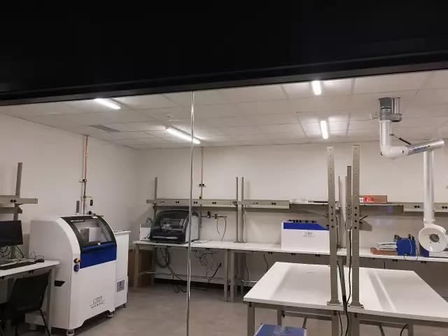 用以創(chuàng)新科研其他教學(xué)與實(shí)驗(yàn)設(shè)備